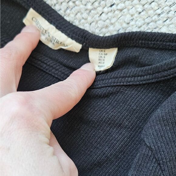 🎁3 Peice Bundle Black /Gray Tops with Heart Detail - Picture 3 of 7